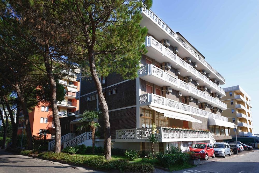 Hotel Danieli Bibione Kültér fotó